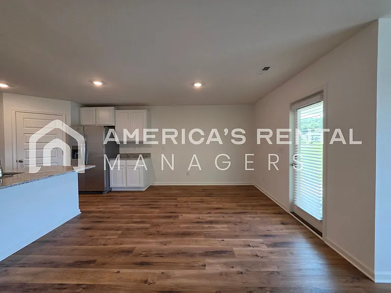 213 Koslin Loop — Photo 32