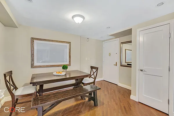 Rented by CORE | media 33