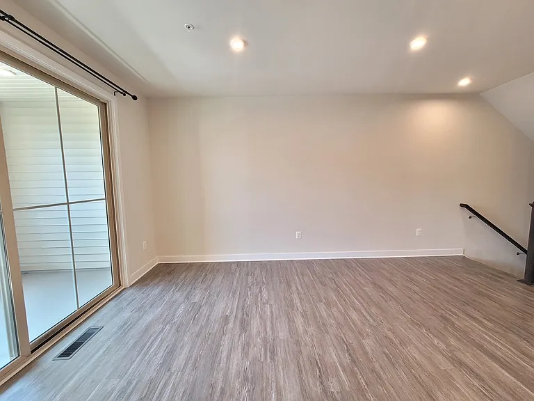 8667 Shady Pines Dr — Photo 17
