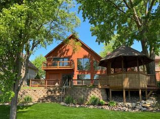 155 N Shore Dr, Kansas City, MO 64151