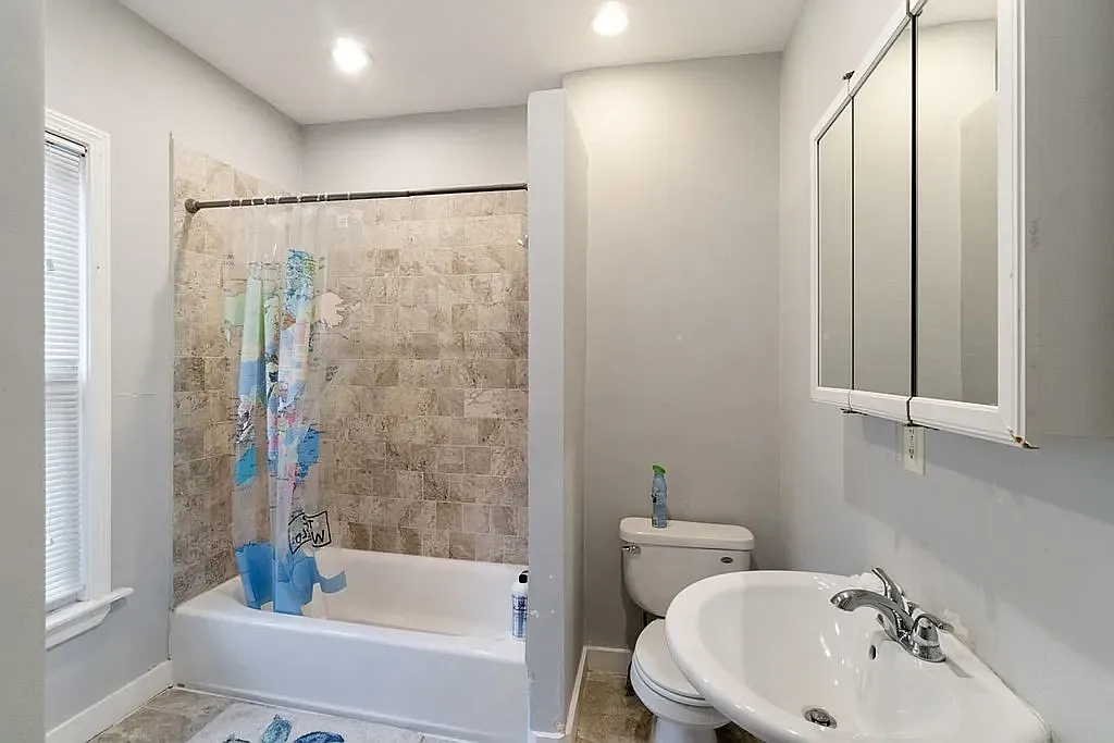 3 bed, 960 sqft, $3,600 — Photo 3