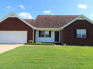 73 Bradford Ct, Weaver, AL 36277