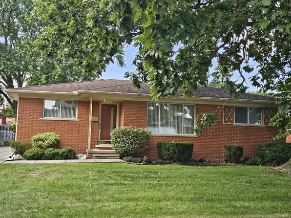 21209 Raymond St, Saint Clair Shores, MI 48082