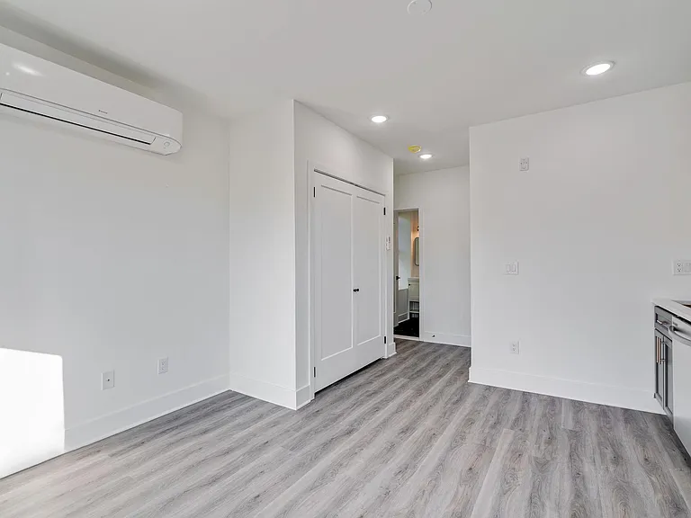 4735 Hazel Ave #3F — Photo 5