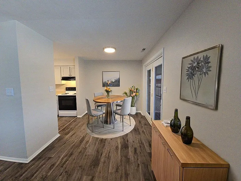 1005 E Pearl St #C — Photo 5