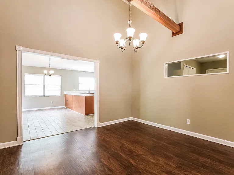 1345 Bridlebrook Dr — Photo 7