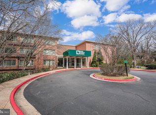 10570 Main St APT 120, Fairfax, VA 22030