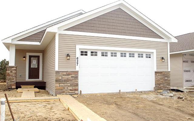 1st image of 609 Tiffany Ln