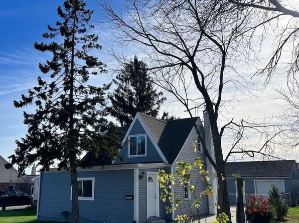 21212 Woodward St, Clinton Township, MI 48035