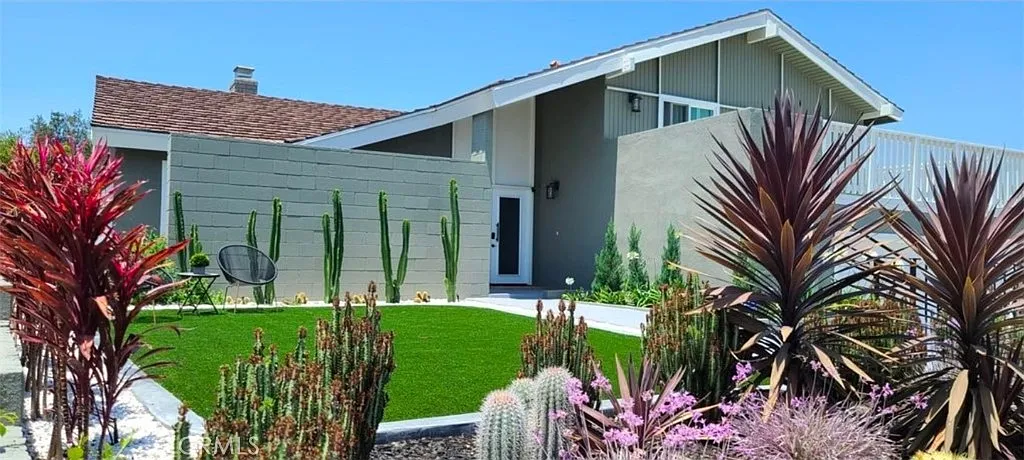 Building Photo - 24981 Las Marias Ln