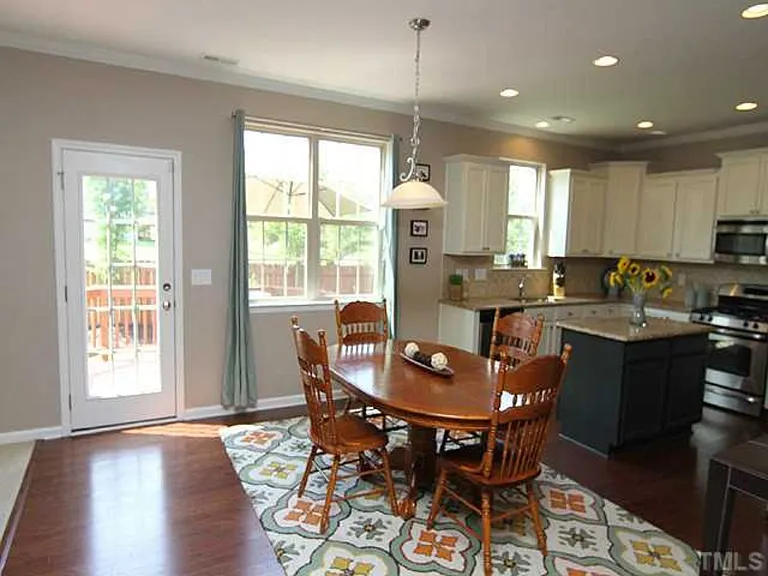 Kitchen with Breakfast area