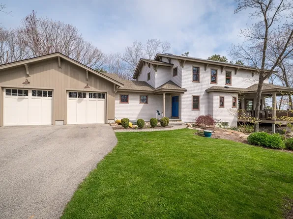 2 Prides Ln, Rockport, MA 01966