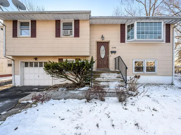 1046 S Washington Ave, Piscataway, NJ 08854