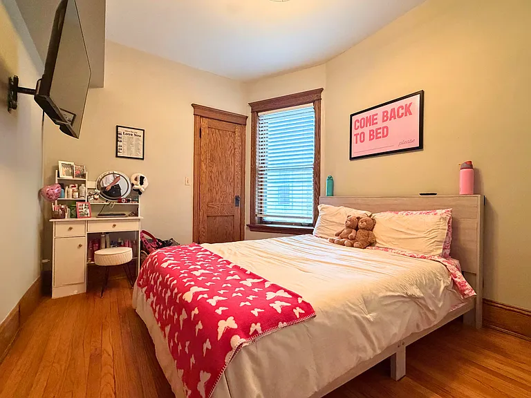 3727 N Lakewood Ave #2 — Photo 9