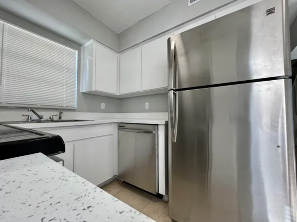 Temple Terrace Townhomes, 10212 N Ojus Dr #B, Tampa, FL 33617