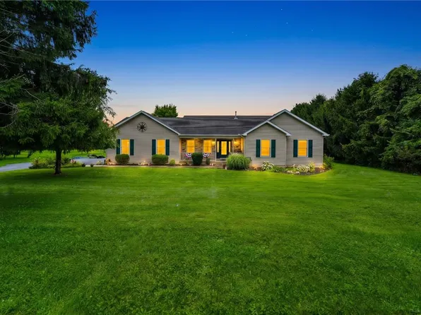 6970 Silver Crest Rd, Nazareth, PA 18064