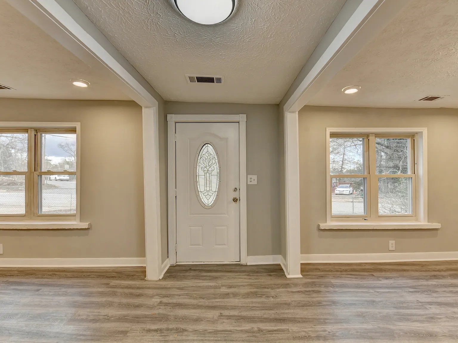 4 bed, 1715 sqft, $2,800 — Photo 2