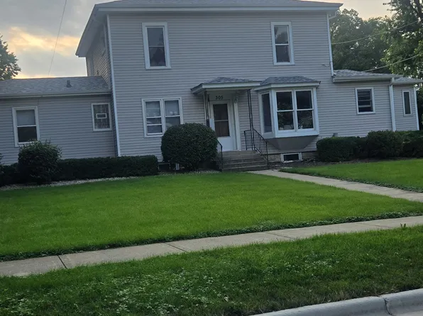 305 S Water St #3, Batavia, IL 60510