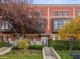 1013 N Riverwalk St, Chicago, IL