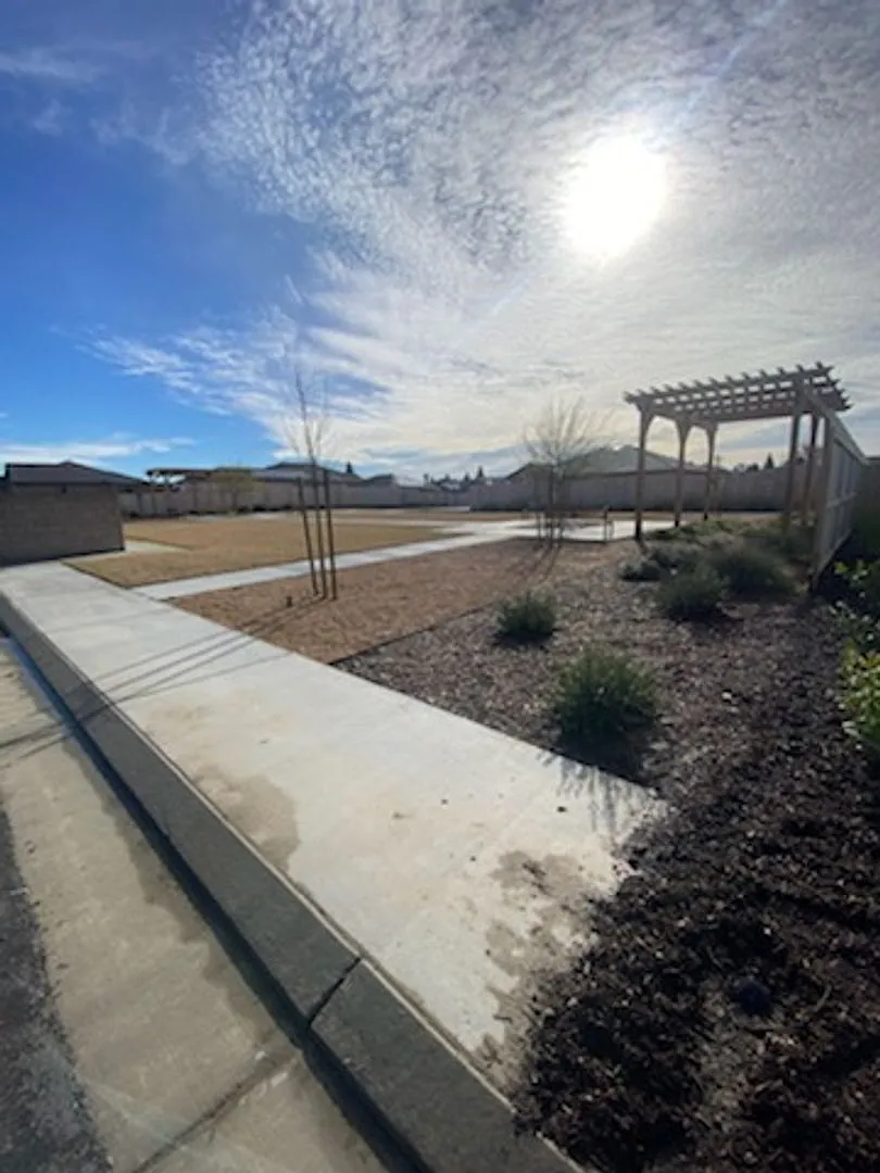 Building Photo - 3837 W Rialto Ave