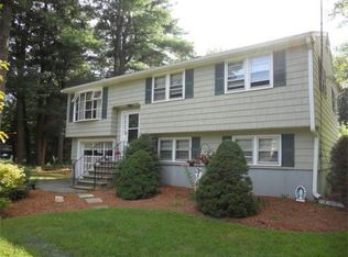 5 W Running Brook Rd, Billerica, MA 01821