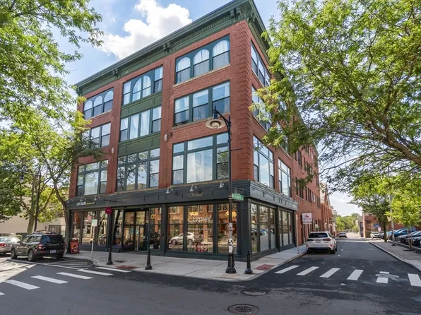 281 Essex St Unit 206, Salem, MA 01970