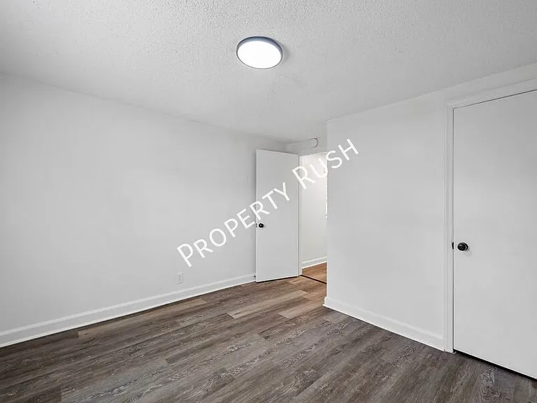 424 Hedgewood Dr — Photo 19