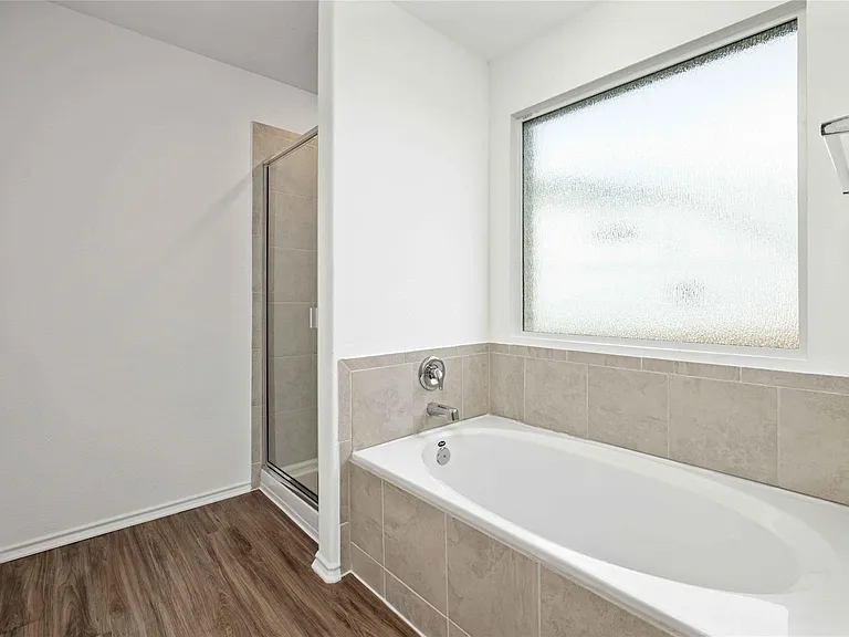 416 Escondido Cir — Photo 18