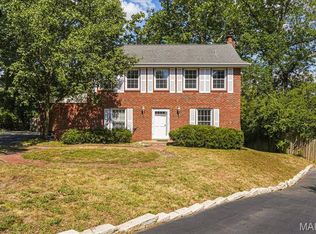 4 Pointer Ln, Saint Louis, MO