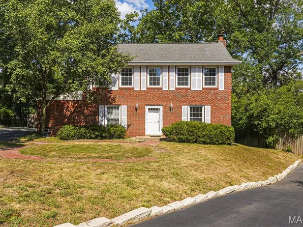 4 Pointer Ln, Saint Louis, MO 63124