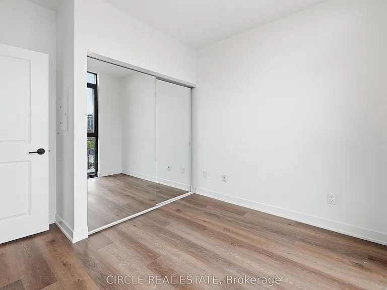 2075 Lakeshore Rd #505 — Photo 5