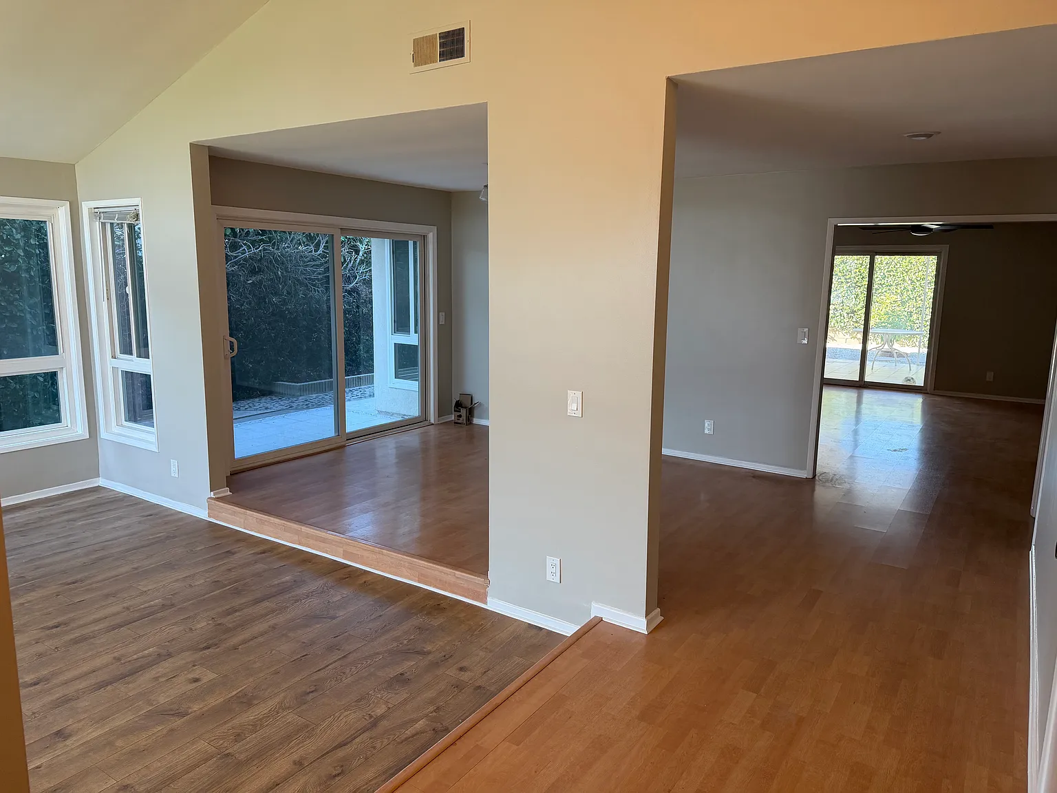 4 bed, 2016 sqft, $5,475 — Photo 2