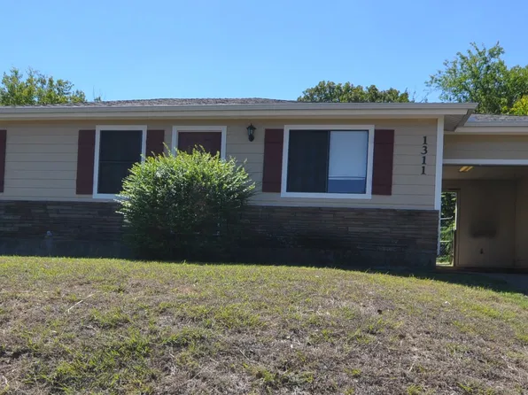 1311 W Water St, Weatherford, TX 76086