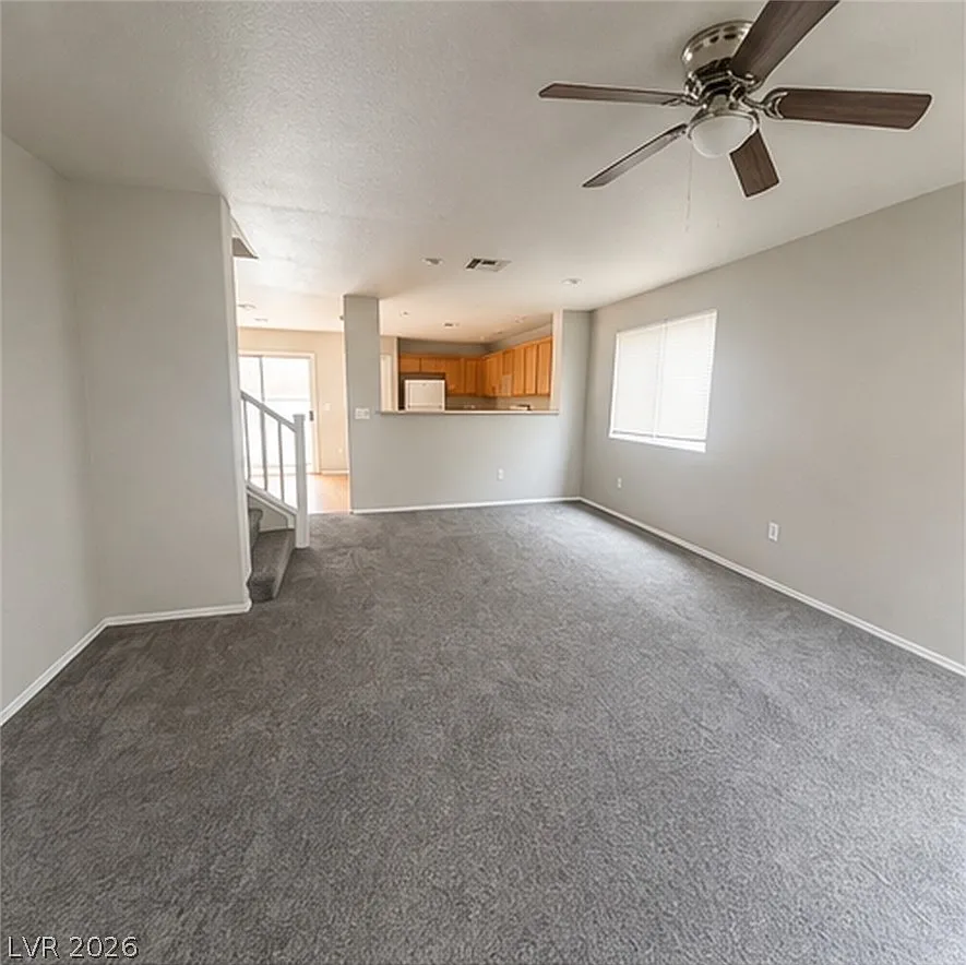 5 bed, 3.0 bath, 1937 sqft, $2,650 — Photo 2
