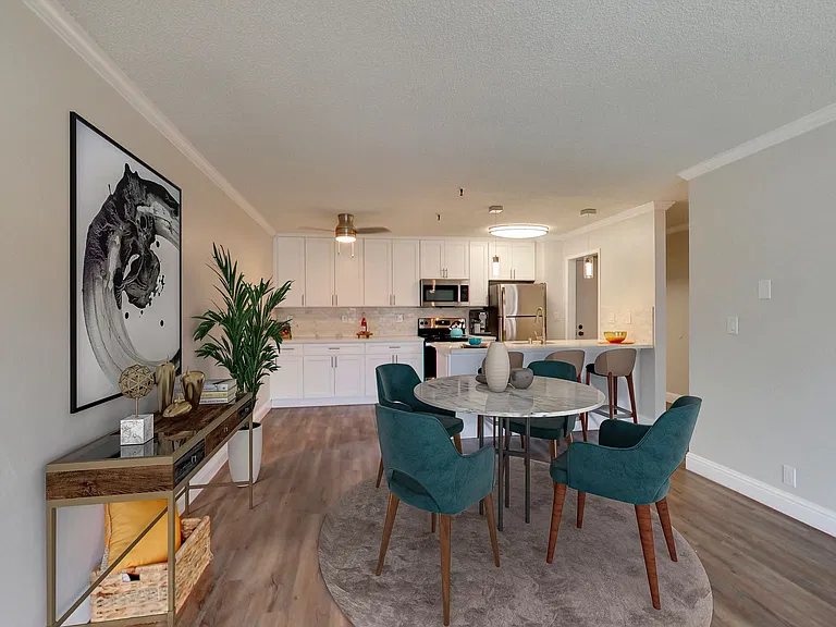 378 Van Buren - Renovated 2bed and 1bed units - Beautiful Building! — Photo 4