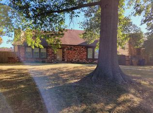 1015 E Redwood Rd, Derby, KS 67037