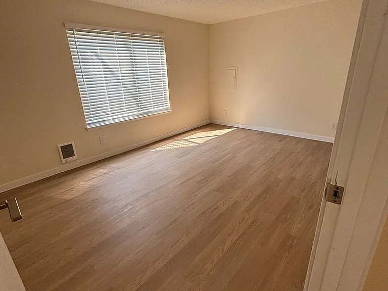 North Haven Apartments — Photo 22