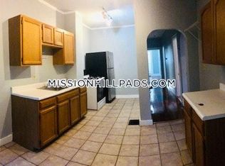 130 Calumet St APT 1A, Boston, MA 02120