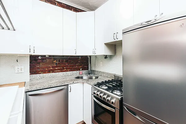 Rented by Nooklyn NYC LLC | media 21