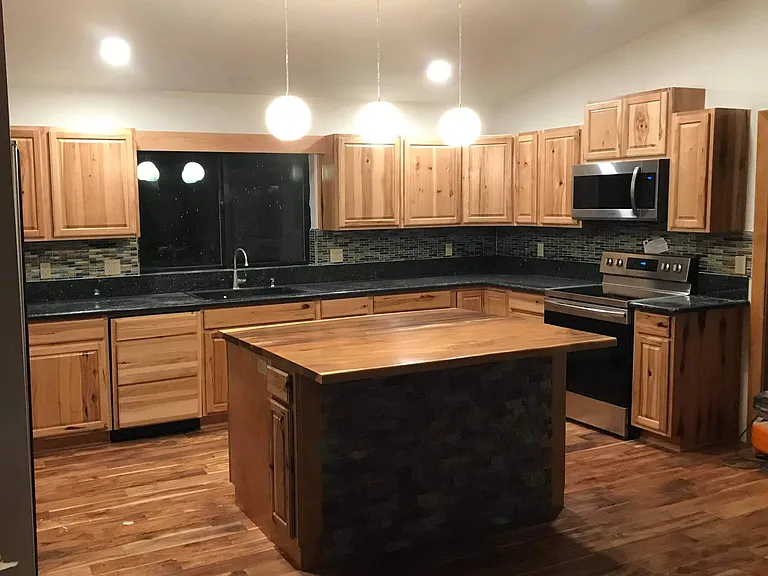 Kitchen (off greatroom)