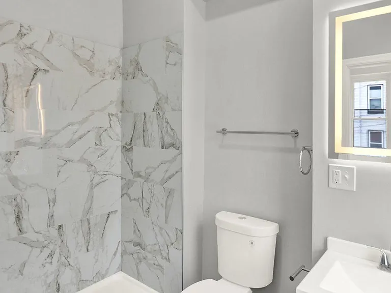 1156 Franklin St #4 — Photo 8