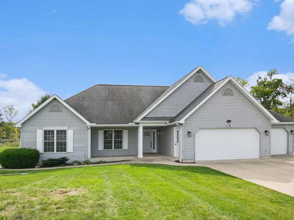 1152 E Dove Ln, Milford, IN 46542