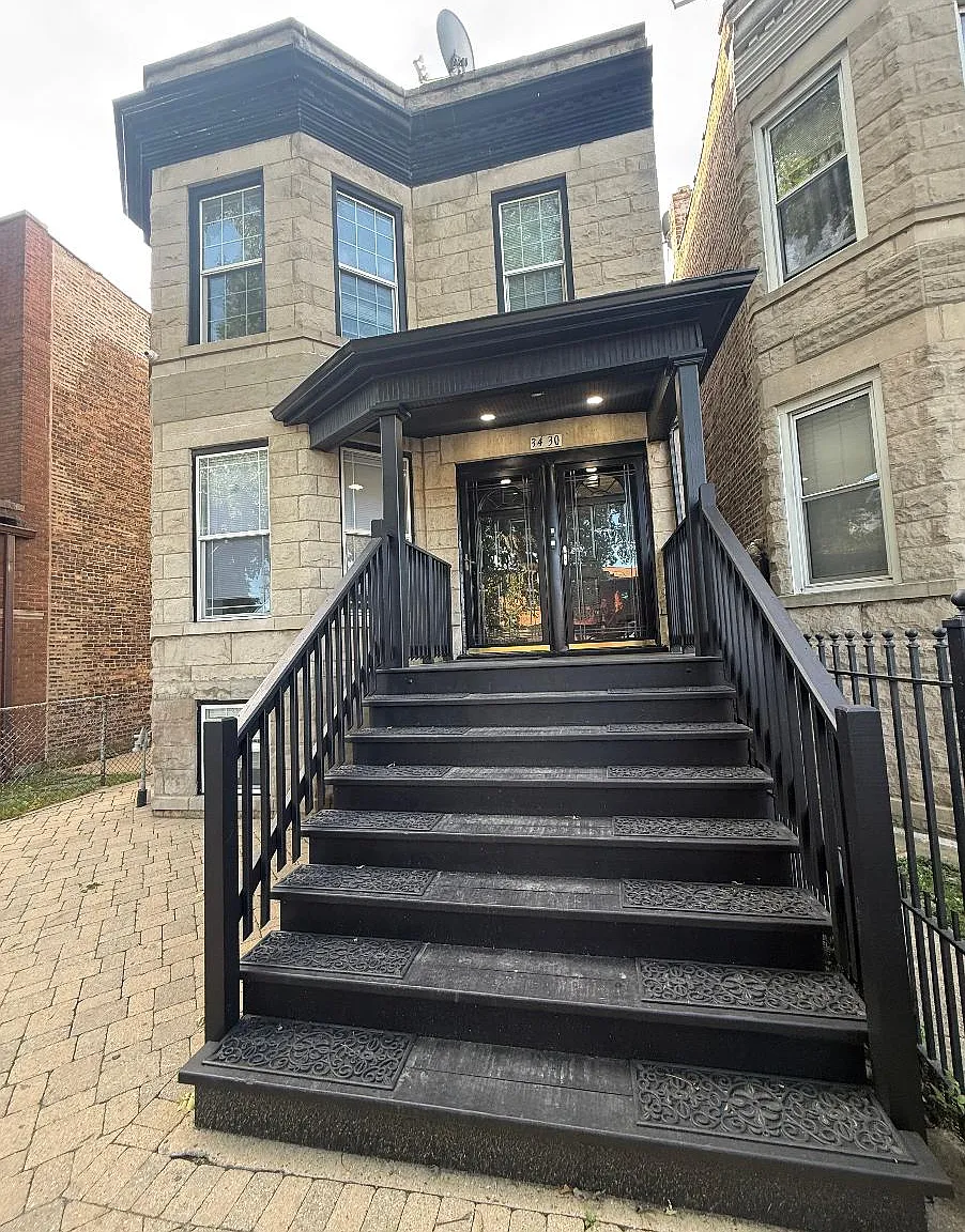 2 bed, 1100 sqft, $2,150 — Photo 1
