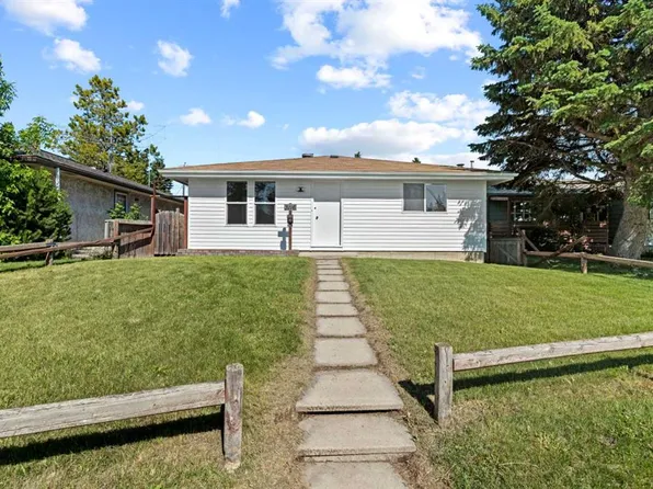 3116 W 39th St SE, Calgary, AB T2B 1B1