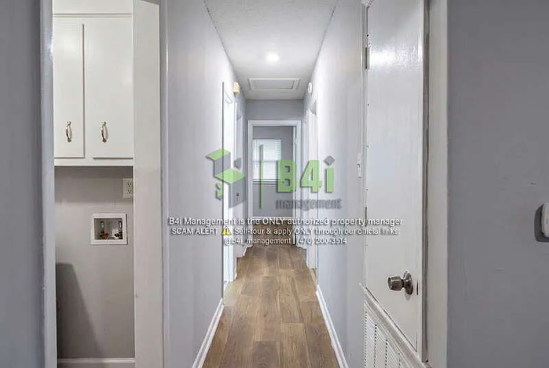 3 bed, 1.0 bath, 975 sqft, $975 — Photo 4