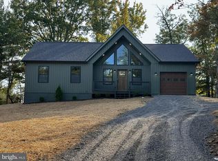 124 Medford Ln, Berkeley Springs, WV 25411