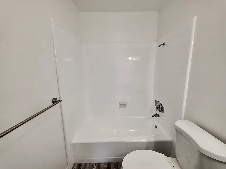 6381 1/2 Saint Paul Cir #1/2 — Photo 8
