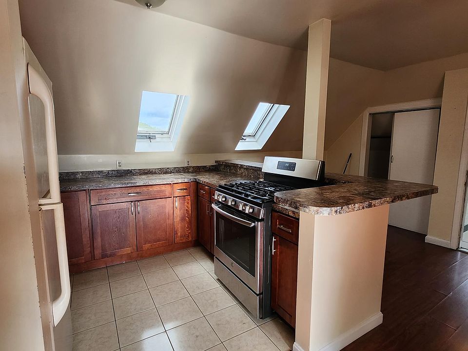 76 Tewksbury St FLOOR 3, Lawrence, MA 01843 Zillow