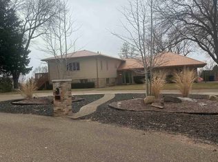 15 Birchwood Dr, Kearney, NE 68845