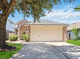 719 Hollandbridge Ln, Houston, TX 77073